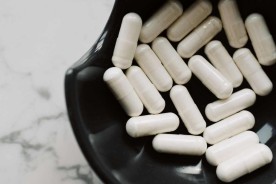 Totul despre glucozamină: beneficii, utilizări și alegerea potrivită pentru articulații