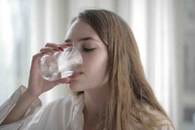 Când se ia vitamina D – dimineața sau seara: momentul ideal pentru energie, imunitate și absorbție maximă